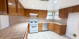 Gorgeous 3 Bed 2 Bath House in a Great Neighborhood Gallery 9