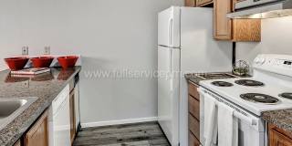 Spacious, Modern Northgate Condo w/ Quartz Kitchen, Secure Parking, Pool & Light Rail Access Gallery 9