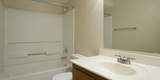 Meadow Glen Apartments Gallery 57