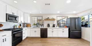 2 BR Townhome in Escondido w/ 2 car garage 2 BR Townhome in Escondido w/ 2 car garage Gallery 3