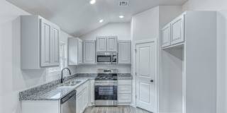Brand New Construction in Varenna Landing! Gallery 9