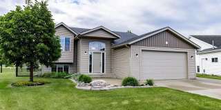 Spacious 4-Bedroom Home with a Huge Fenced Yard in West Fargo! Gallery 1
