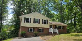 104 CRUTCHFIELD Circle Gallery 1
