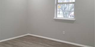 907 SE H Street Gallery 12