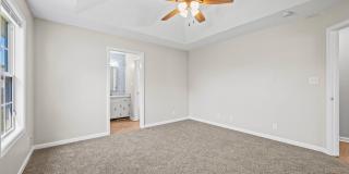 Charming 3 Bedroom Ranch with Large Fenced Yard & Bright Open Living Spaces! Gallery 12
