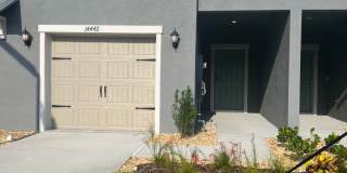 3 Bedroom 2.5 Bedroom Townhouse Gallery 1