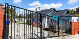 Newly furnished and remodeled 2 bed 2 bath! Gallery 27