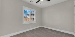 Custom 6 Bedroom Home in Great Location. Gallery 24