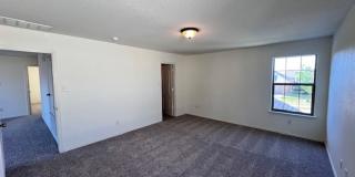 NorthPark / Taylor, TX / 4 bedrooms / Approx 2932 sq. ft. / Refrigerator / Washer & Dryer / New Carpet & Paint Gallery 23