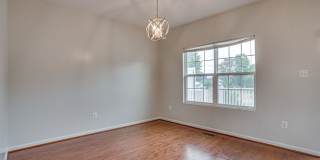Lovely Townhome with 2 Car Garage Lovely Townhome with 2 Car Garage Gallery 8