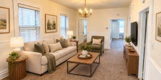 2 Blocks Off Brady - 2 Bedrooms, 1 Sauna Gallery 1