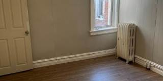 1192 YORKSHIP SQUARE Gallery 18