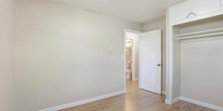3218 North Maple Street Gallery 7