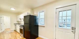 Nicely renovated, pet friendly 3 bed in South Boston. Gallery 15