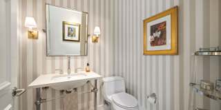 118 E ERIE Street Gallery 13