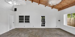 606 Paulina Road Gallery 40