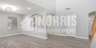 Beautiful Large Home w/A Pool Gallery 11