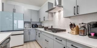 LUXURY 3-BEDROOM TOWNHOUSE AT GRAYSON HOUSE Gallery 19