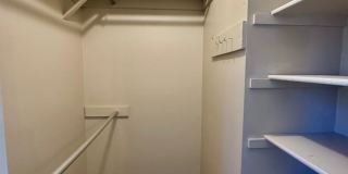 4 Bedroom Home in Villa Loma-Available NOW Gallery 40