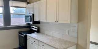 CHARMING AND UPDATED 2 BEDROOM 1 BATH Gallery 5