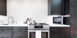 927 1/2 Victoria Ave Gallery 12