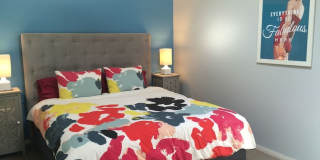Gorgeous Upstairs unit with downtown view private deck Gallery 17