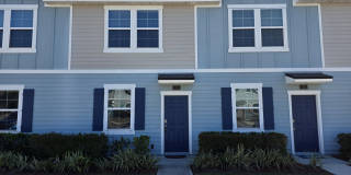 98 RED HOUSE Circle Gallery 1