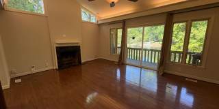 Large Lakefront Home Minutes from Downtown Greenville! Gallery 7
