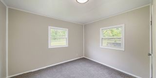 Cute Remodeled Two Bedroom 1 Bathroom Bungalow! Gallery 7