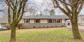 Charming 3BR/2BA one-level house Gallery 1
