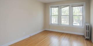 1919-31 W Winona Gallery 2