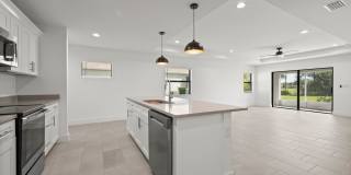 NEW VILLA HOME on the Golf Course Gallery 5