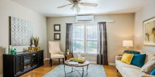 Crestwood Place Apartments Gallery 3