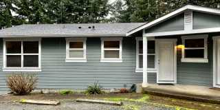 Pristine Historic Fort Ward Townhome on Bainbridge Island Gallery 1