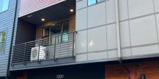 Modern 3Bed/2Bath PLUS 2 car garage Townhome in Bellevue! Gallery 1