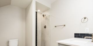 Modern 3 bed / 4 bath, 3 story townhome! Gallery 41