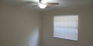 2br/2ba Duplex with Lakeview Gallery 19