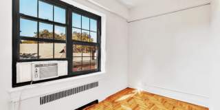 241 E 11th St Gallery 7