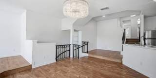 Spacious 1BR/1BA Harbour Island Condo with 2 Car Garage in Gated Island Place Gallery 6