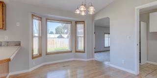 3BD Home on an Oversized Lot with a Standalone SHOP!! Gallery 9