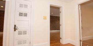 Charming 3 Bedroom-No Broker Fee Gallery 4