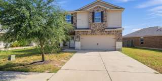 Spacious 4BR House in Manor Gallery 1