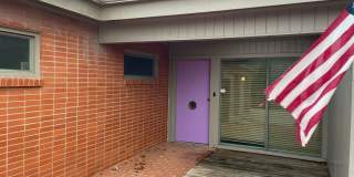 Mid-Century Modern! 3 bedroom, 2 bath, 2 car garage! Gallery 1