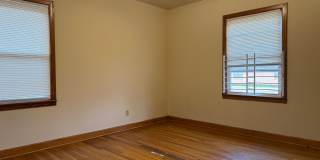 1914 S Van Buren St., Little Rock AR 72204 - Well kept 3br 1.5ba w/fenced yard near UALR Gallery 12