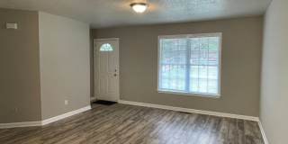 SW Updated Home - Wood Laminate Flooring, Front Porch & Deck! SW Updated Home - Wood Laminate Flooring, Front Porch & Deck! Gallery 3