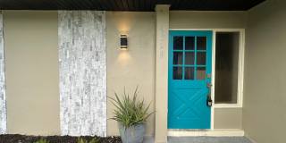 Great Location! 2 Bed 2 Bath Duplex Available Now Gallery 1