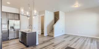 Beautiful 3 Bed 2.5 Bath Townhome with 2 Car Garage in Longmont Beautiful 3 Bed 2.5 Bath Townhome with 2 Car Garage in Longmont Gallery 8