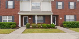 Wonderful 2BR/2.5BA Smyrna townhome less than 1 mile to I-24! Gallery 1