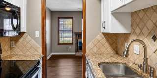 Harts Landing - Right next to the pool! One month half off rent! Gallery 11