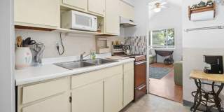 Cozy 1-Bedroom Rental – All Utilities Included! (Furnished) Gallery 12